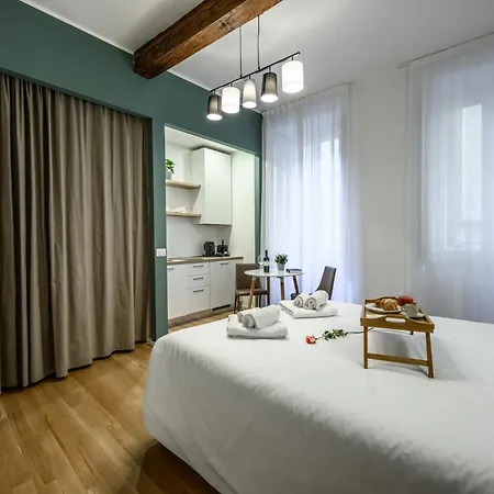 Stylish Loft & Luxury In Duomo Brera Apartamento